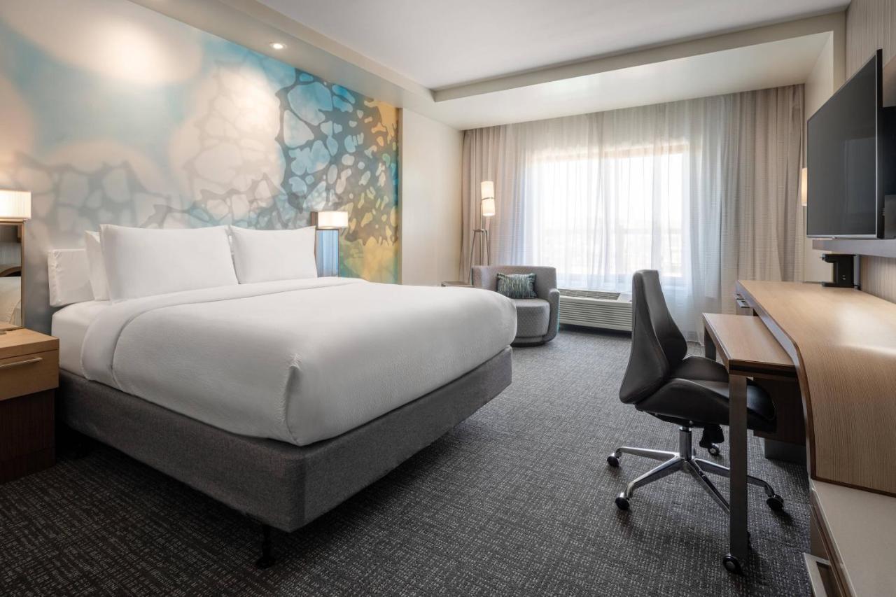 Courtyard By Marriott Petaluma Sonoma County Hotel Exterior photo